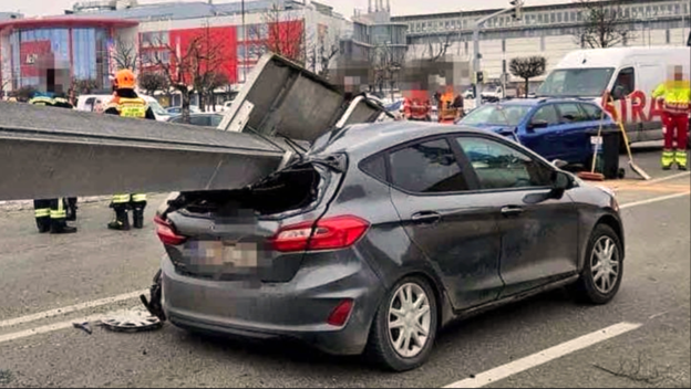 Servus TV-Beitrag: Klicks statt handeln: Warum filmen wir anstatt zu helfen?